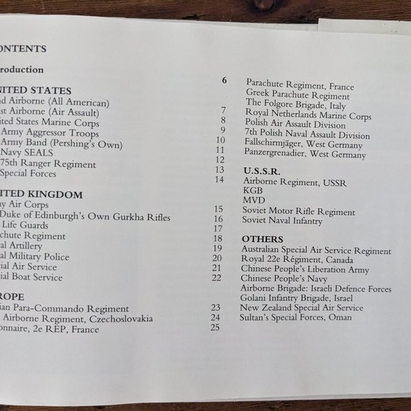 The Concise Illustrated Book of Military Badges and Insignia By Mark Lloyd - Picture 9 of 9